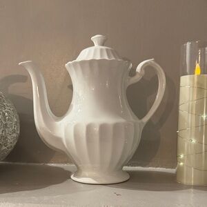 J&G Meakin England Classic White Ironstone Coffee Tea Pot